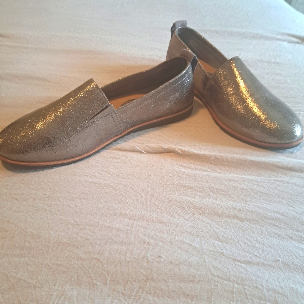 Sorel leather flats
